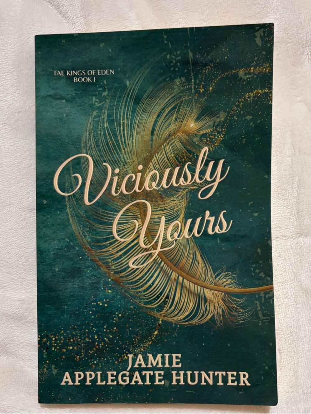 5/$7 📚 Viciously Yours (book)